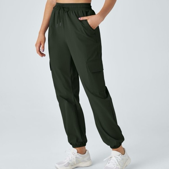 NWT Halara Mid Rise Drawstring Side Pocket Casual Cargo Joggers Rosin - Picture 3 of 8